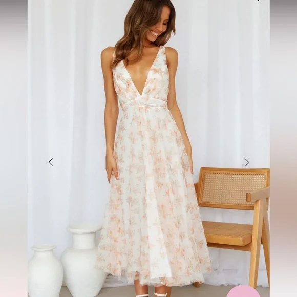 Elegant Floral V-Neck Maxi Dress - Backless - Picture 1 of 8